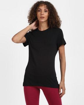 crew-neck t-shirt with short sleeves