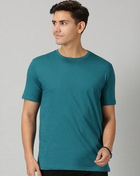 crew-neck t-shirt with short sleeves