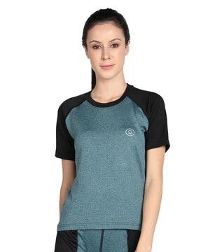 crew-neck t-shirt with short sleeves