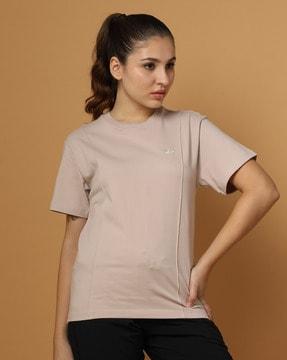 crew-neck t-shirt with short sleeves