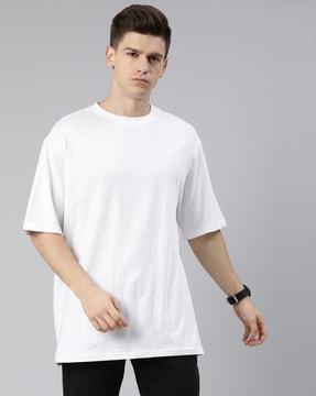 crew-neck t-shirt with short sleeves