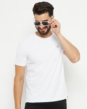 crew-neck t-shirt with short sleeves