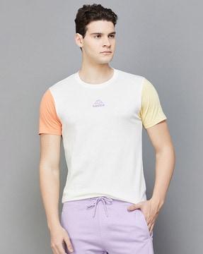 crew-neck t-shirt with short sleeves