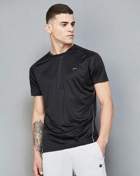 crew-neck t-shirt with short sleeves