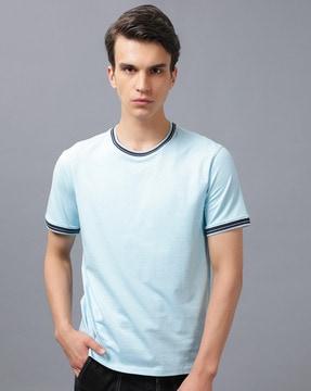 crew-neck t-shirt with short sleeves