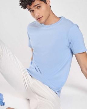 crew-neck t-shirt with short sleeves