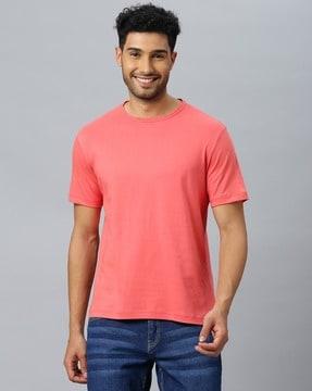 crew-neck t-shirt with short sleeves