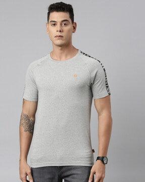 crew-neck t-shirt with short sleeves