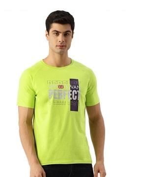 crew-neck t-shirt with short sleeves