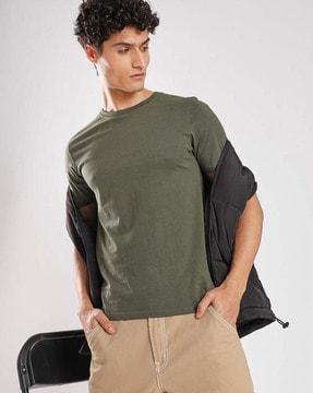 crew-neck t-shirt with short sleeves