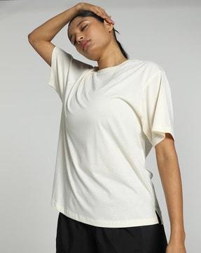 crew-neck t-shirt with short sleeves