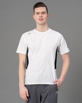 crew-neck t-shirt with short sleeves