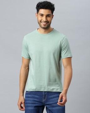 crew-neck t-shirt with short sleeves