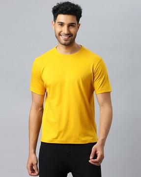 crew-neck t-shirt with short sleeves