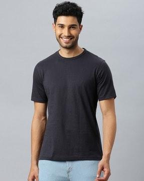 crew-neck t-shirt with short sleeves