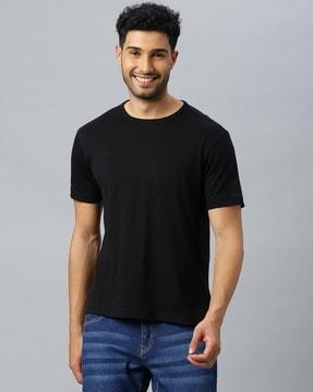 crew-neck t-shirt with short sleeves