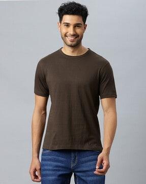 crew-neck t-shirt with short sleeves