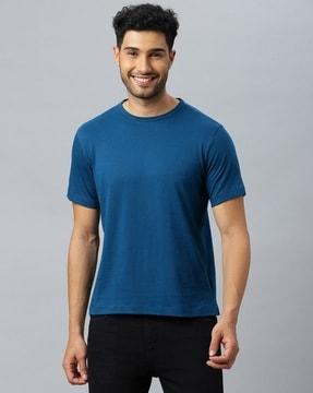 crew-neck t-shirt with short sleeves