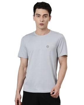 crew-neck t-shirt with short sleeves