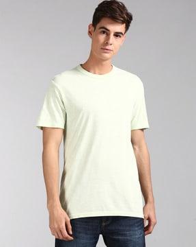 crew-neck t-shirt with short sleeves