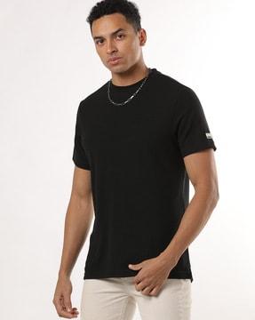 crew-neck t-shirt with vented hem
