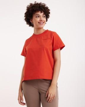 crew-neck t-shirt with welt pocket