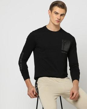 crew-neck t-shirt with woven zip pocket