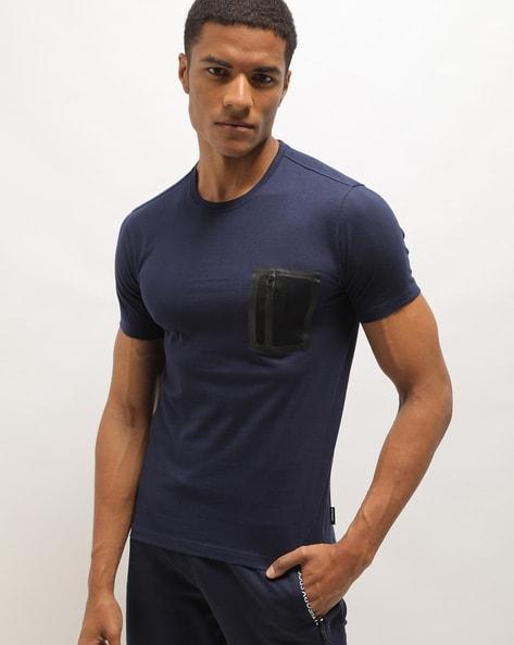 crew-neck t-shirt with zipper pocket