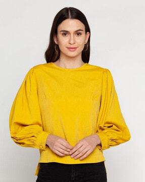 crew-neck top with puff sleeve