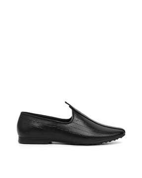 croc-embossed round-toe mocassins