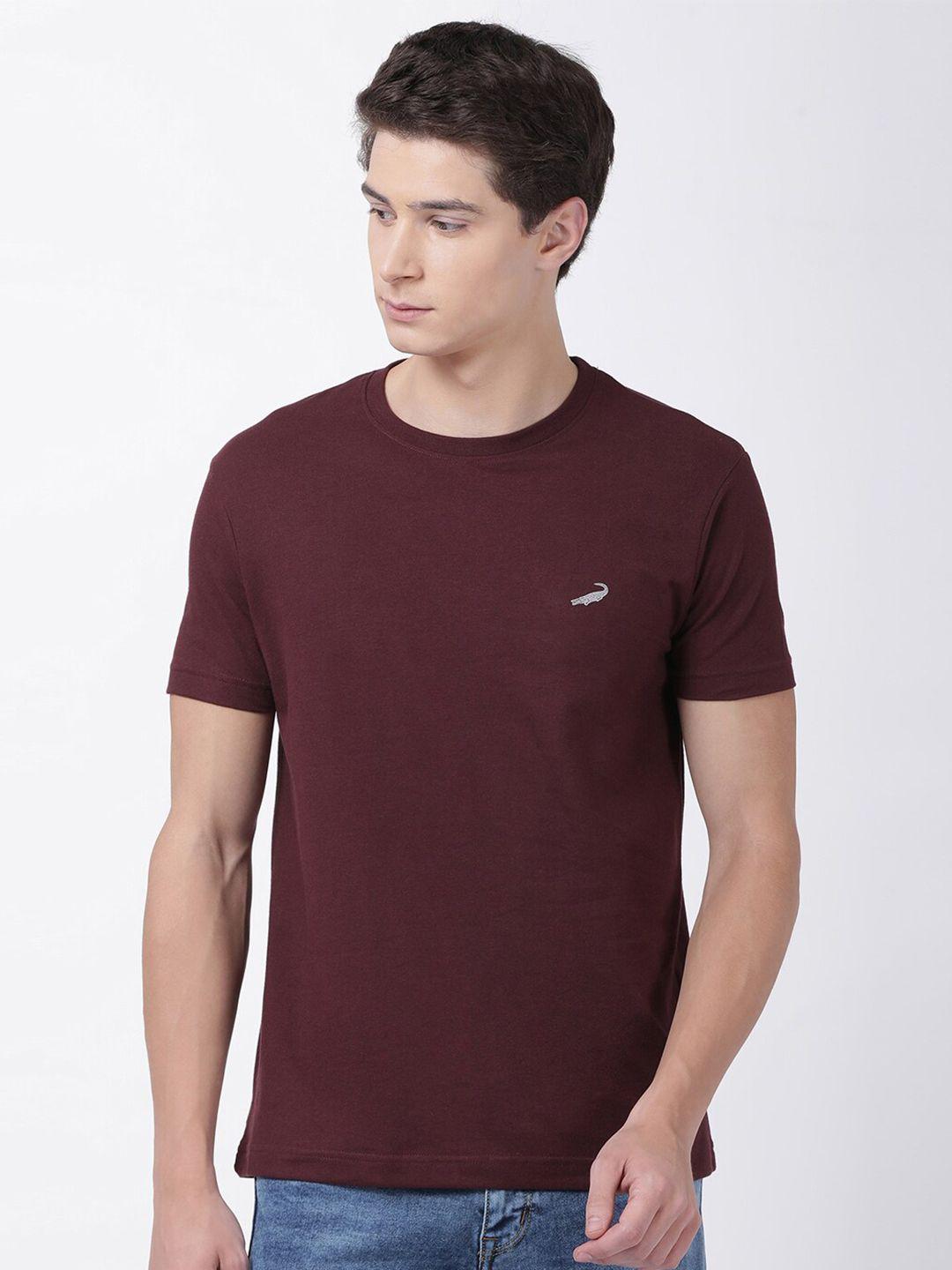 crocodile men maroon solid cotton t-shirt