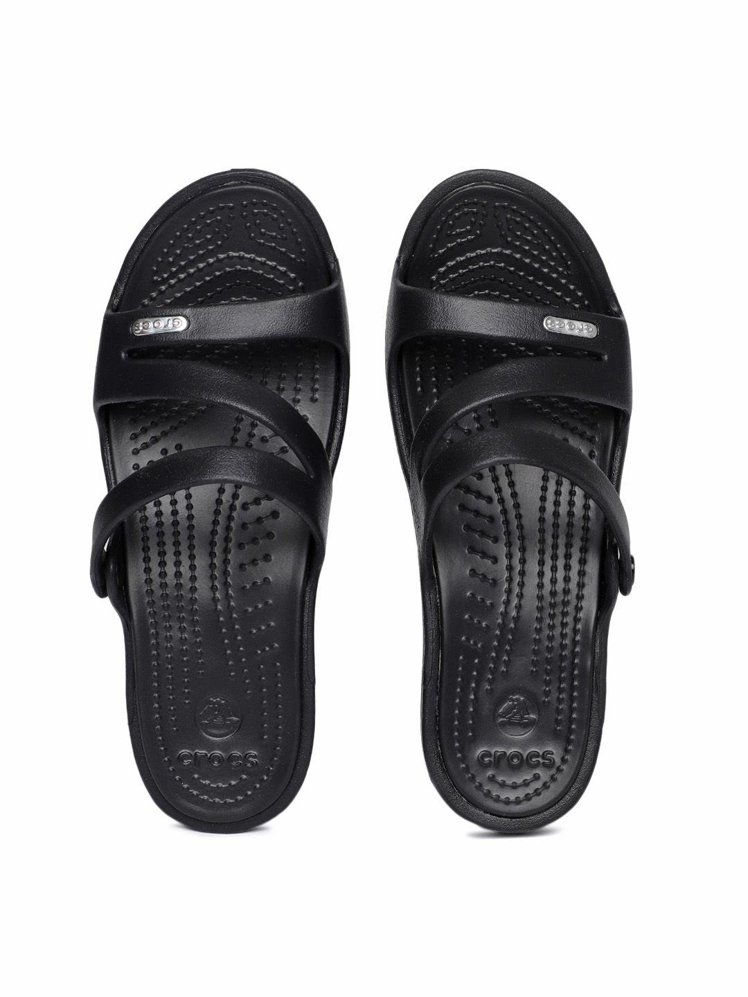 crocs-women-black-solid-comfort-sandals