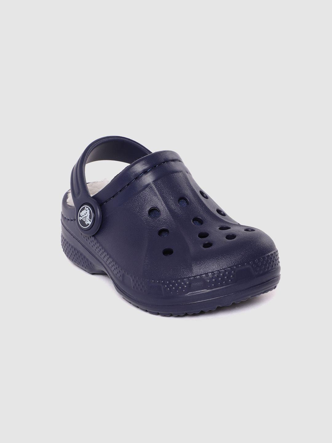 crocs kids navy blue ralen faux fur lined clogs