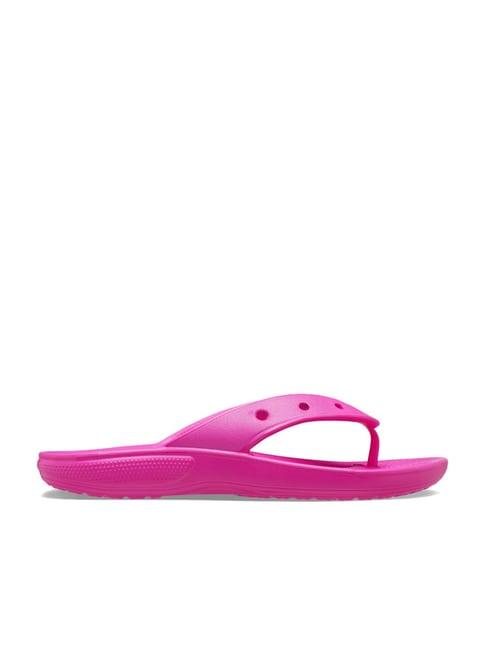 crocs men's classic pink flip flops