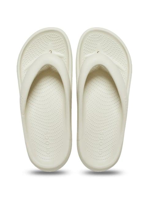 crocs men's mellow bone flip flops