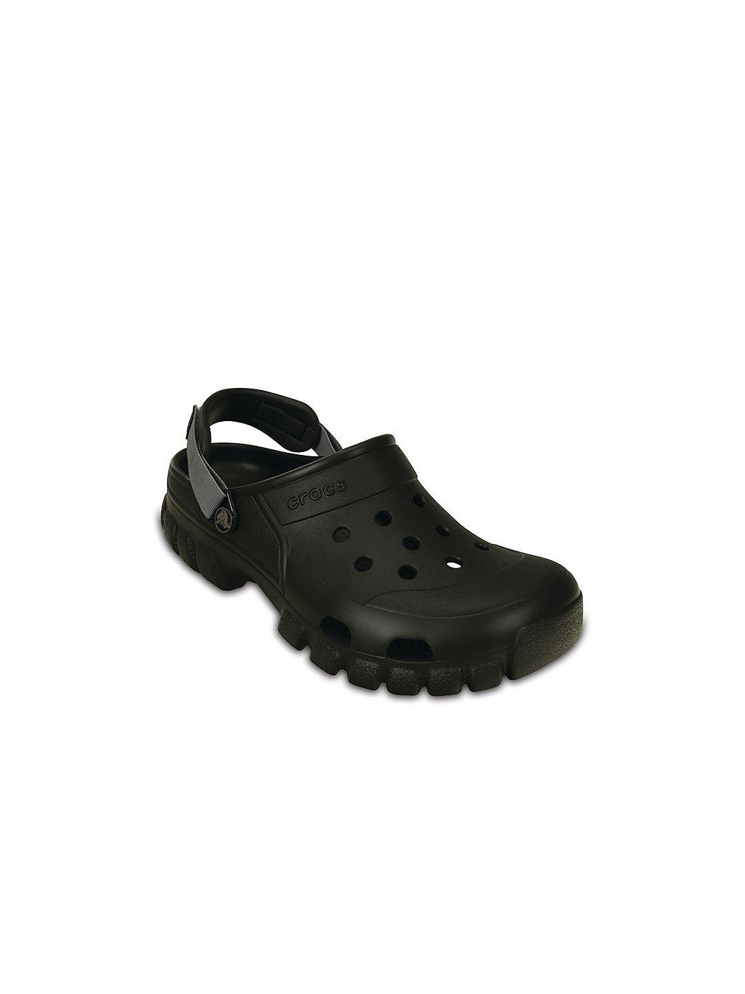 crocs off road  women black clogs