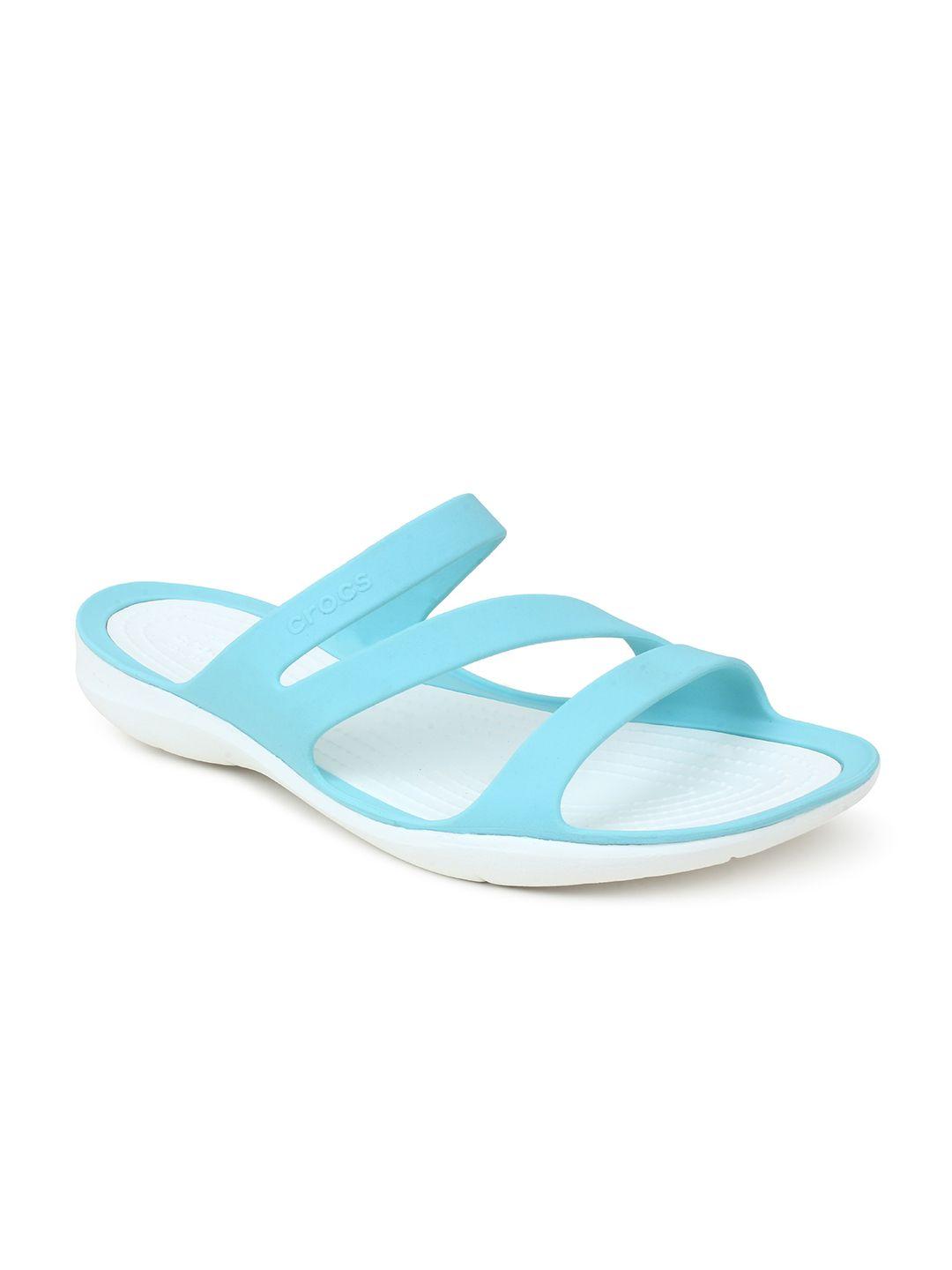 crocs women blue & white open toe flats