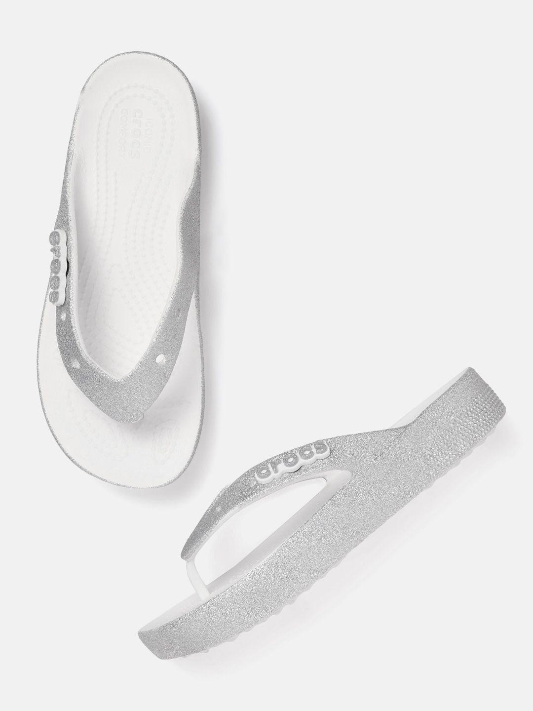 crocs women silver-toned & white croslite thong flip-flops