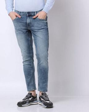 cropped fit jeans