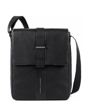 crossbody bag with zip closure