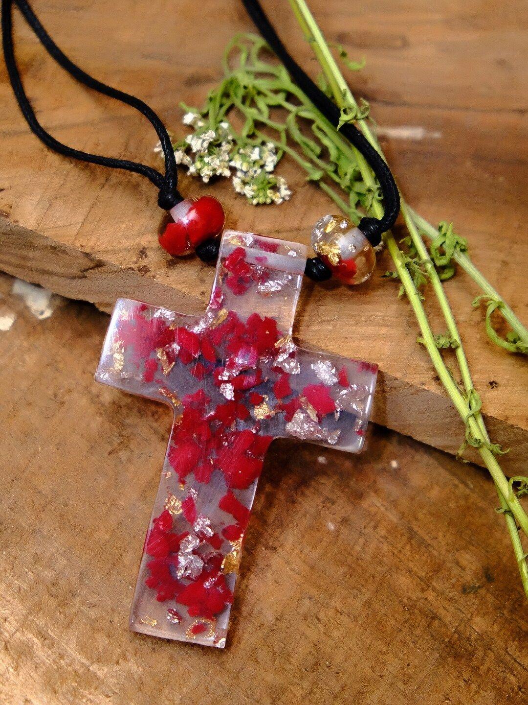 crunchy fashion red & black christian cross necklace