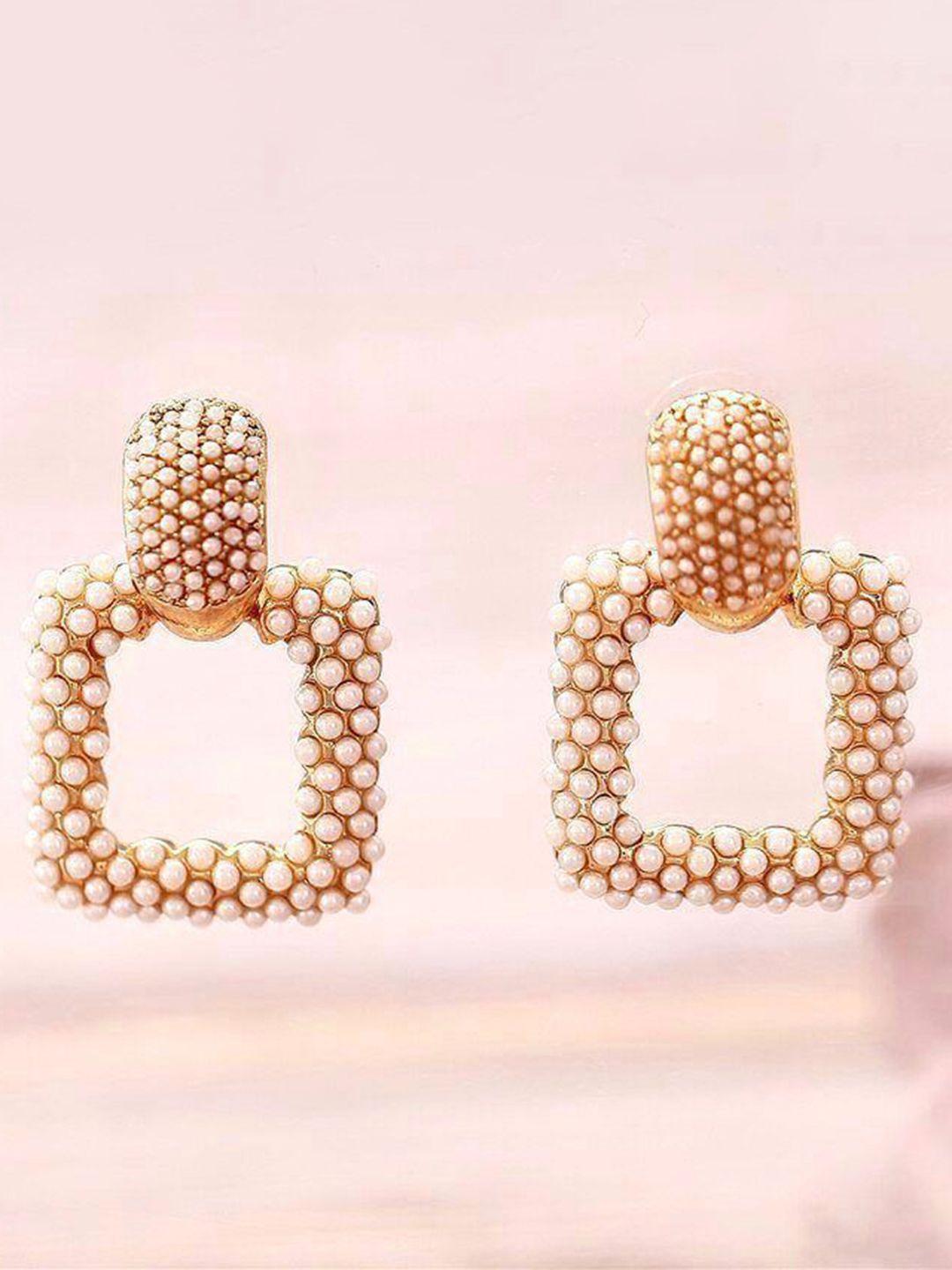 crunchy fashion white contemporary studs earrings