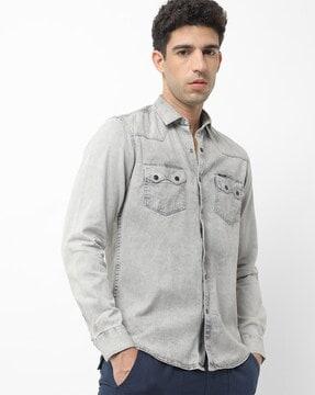 cut-away collar shirt with flap pockets