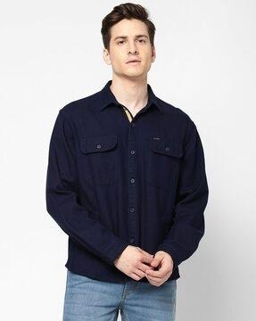 cut-away collar shirt with flap pockets