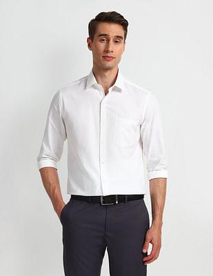 cutaway collar cotton shirt