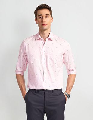 cutaway collar geometric print shirt