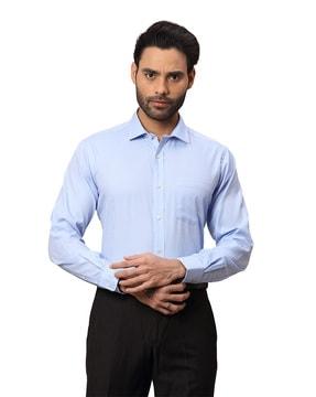 cutaway collar regular fit shirt