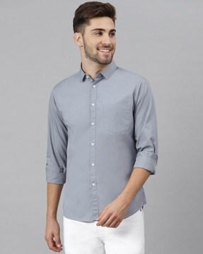 cutaway-collar shirt with patch pocket