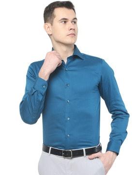 cutaway-collar slim fit shirt