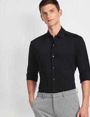 cutaway collar solid knit shirt